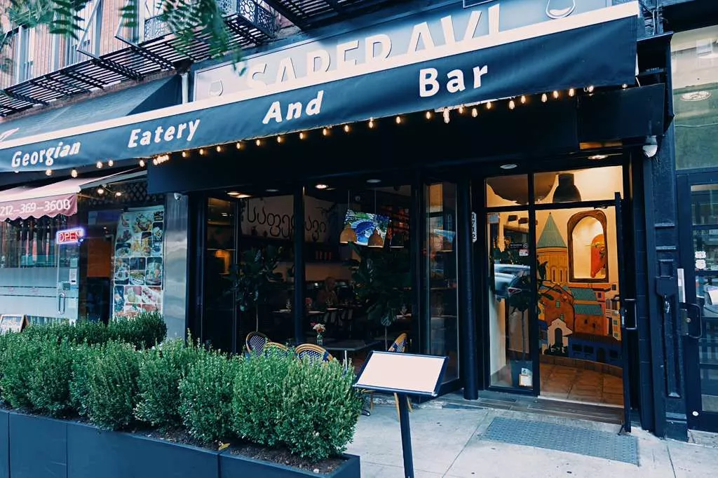 Entry to Speravi NYC upper eastside restaurant